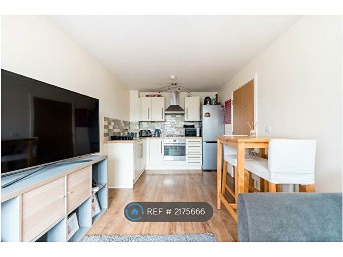 2 Bedroom Flat To Rent In Greenings Court, Warrington, WA2