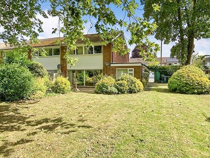 4 Bedroom Semi-Detached House For Sale In Wooburn Manor Park - Corner Plot, HP10