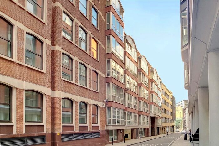 Studio To Rent In Hosier Lane, London, EC1A