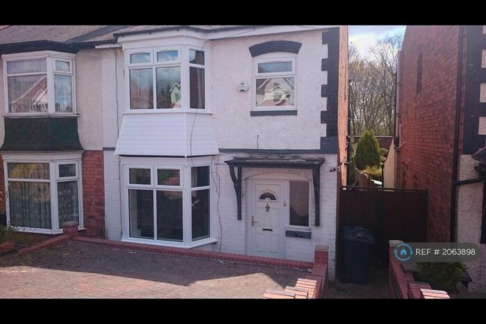 3 Bedroom Semi-Detached House To Rent In Stechford Road, Birmingham, B34