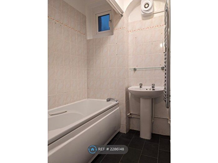 1 Bedroom Flat To Rent In York Road, Hove, BN3