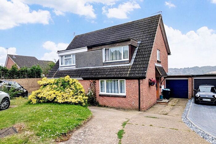 3 Bedroom Semi-Detached House For Sale In Dorriens Croft, Berkhamsted, HP4