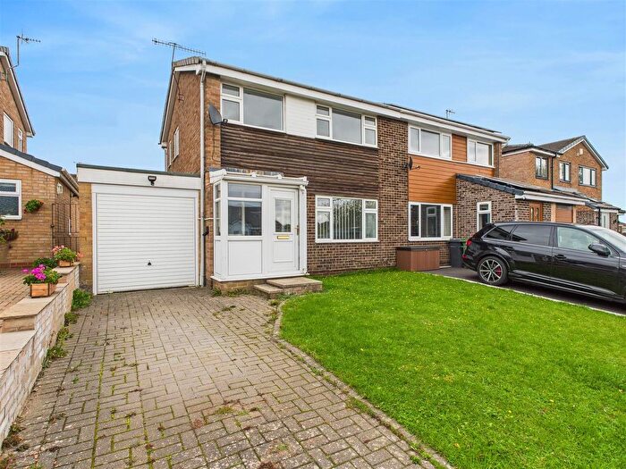 3 Bedroom Semi-Detached House For Sale In Birchen Close, Dronfield Woodhouse, Dronfield, S18