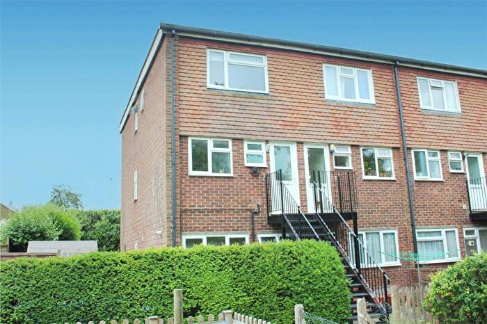 3 Bedroom Apartment To Rent In Weydon Lane, Farnham, Surrey, GU9