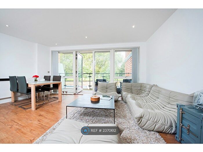 2 Bedroom Flat To Rent In Citrine Apartments, London, E3