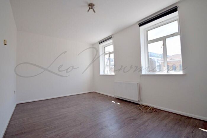 2 Bedroom Flat To Rent In Kings Terrace, Camden, NW1