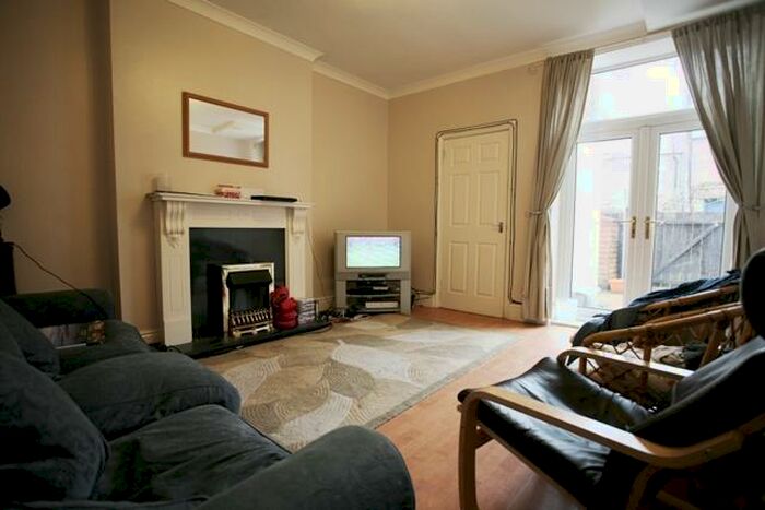 4 Bedroom House To Rent In Warwick Street, Heaton, Newcastle Upon Tyne, NE6