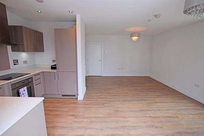 2 Bedroom Flat For Sale In Pegasus Way, Gillingham, ME7
