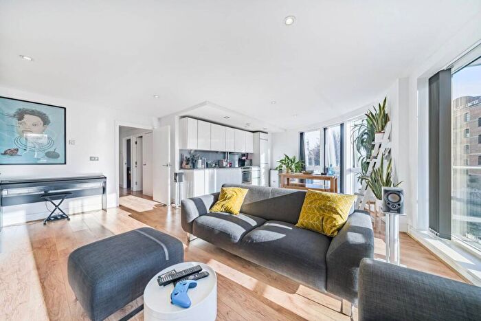 2 Bedroom Flat To Rent In Caspian Wharf, Bow, London, E3