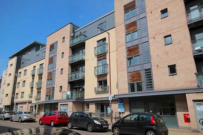 2 Bedroom Flat To Rent In Lochrin Place, Edinburgh, EH3