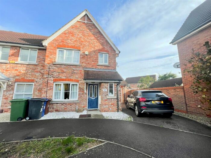 3 Bedroom End Of Terrace House To Rent In Chester Close, Chafford Hundred, Grays, RM16