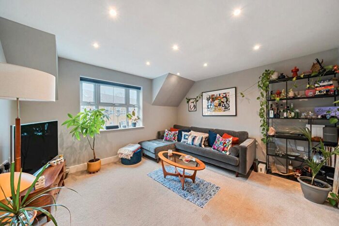 2 Bedroom Property For Sale In Hayes Grove, London, SE22