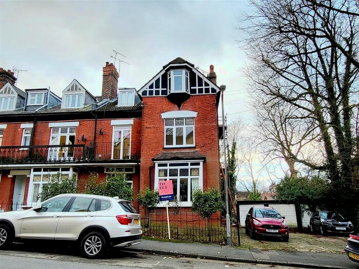 2 Bedroom Flat To Rent In Granville Road, Sevenoaks, TN13