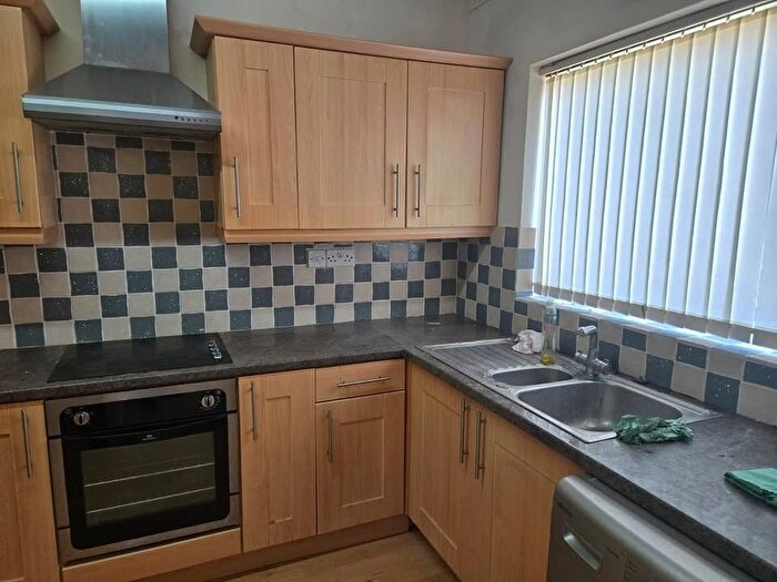 3 Bedroom Flat To Rent In Flat, St Alban Road, Leeds, West Yorkshire, LS9