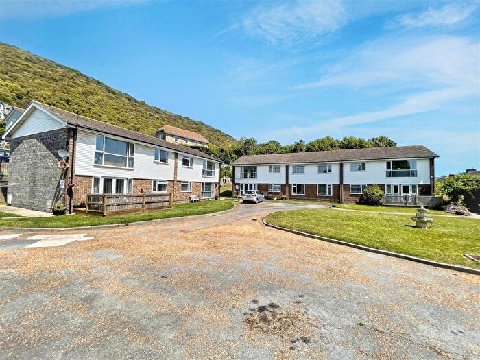 2 Bedroom Apartment For Sale In Spring Hill Court, Ventnor, PO38