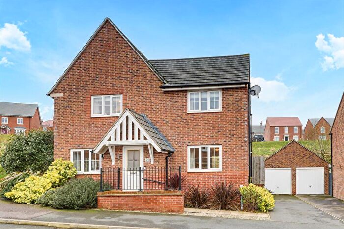 4 Bedroom Detached House For Sale In Roxburgh Close, Arnold, Nottinghamshire, NG5