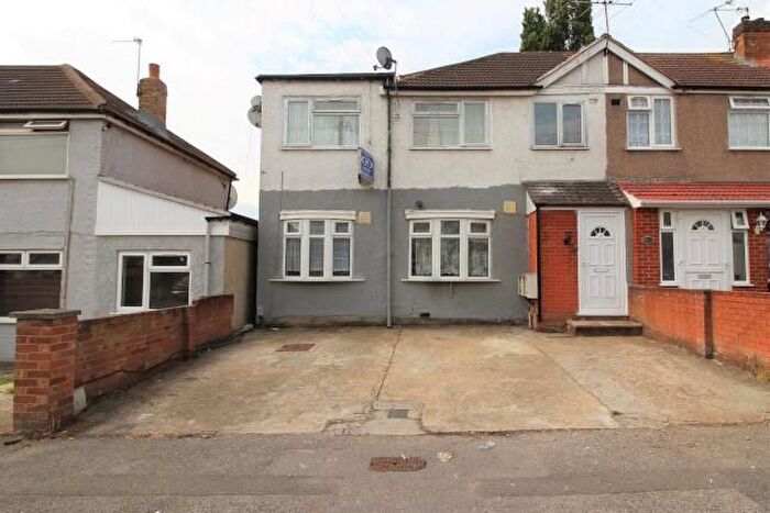 5 Bedroom Semi-Detached House To Rent In Laburnum Road, Hayes, UB3