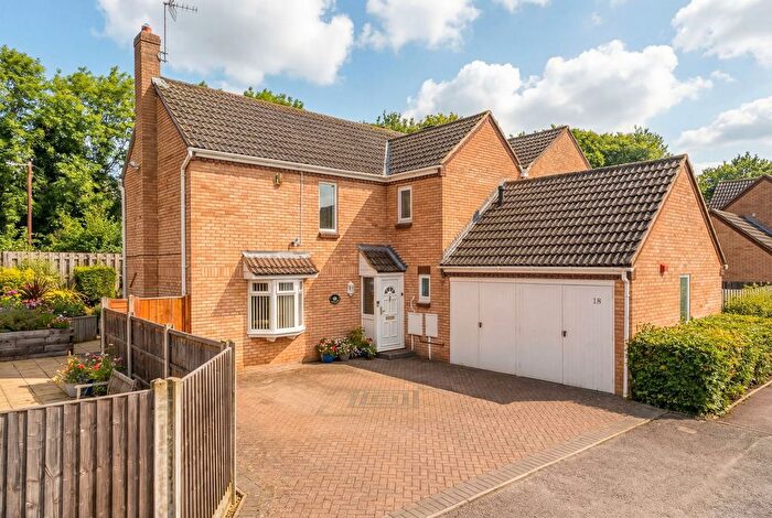 5 Bedroom Detached House For Sale In Milfoil Avenue, Conniburrow, Milton Keynes, MK14