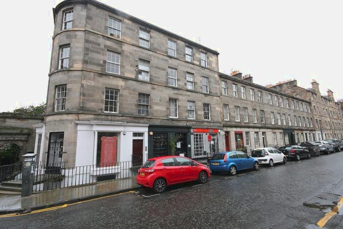 2 Bedroom Flat To Rent In St. Stephen Street, New Town, Edinburgh, EH3