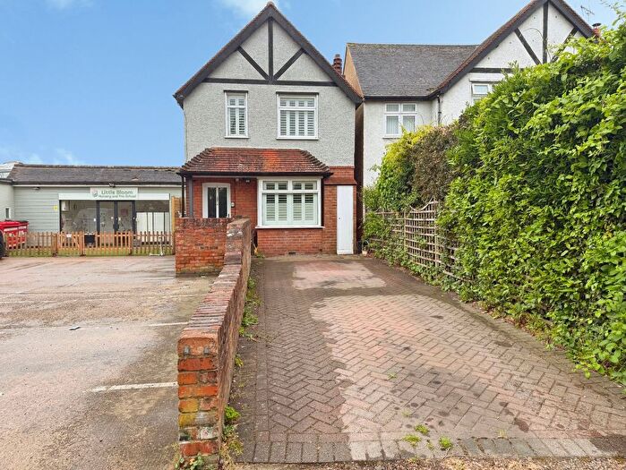 2 Bedroom Detached House For Sale In Headley Road, Woodley, Reading, RG5