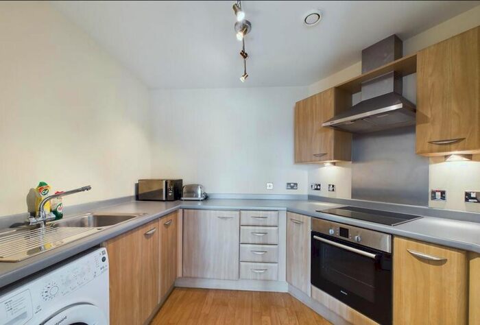 3 Bedroom Flat To Rent In Clyde Road, Croydon, Surrey, CR0