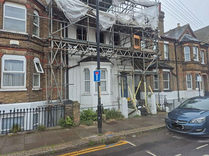 1 Bedroom Flat For Sale In Basement Flat, Richmond Street, Herne Bay, Kent, CT6