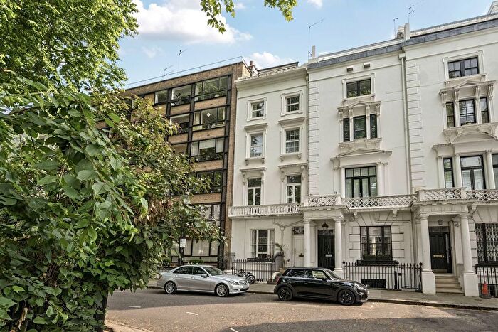 1 Bedroom Flat To Rent In Ovington Square, Sloane Square, London, SW3