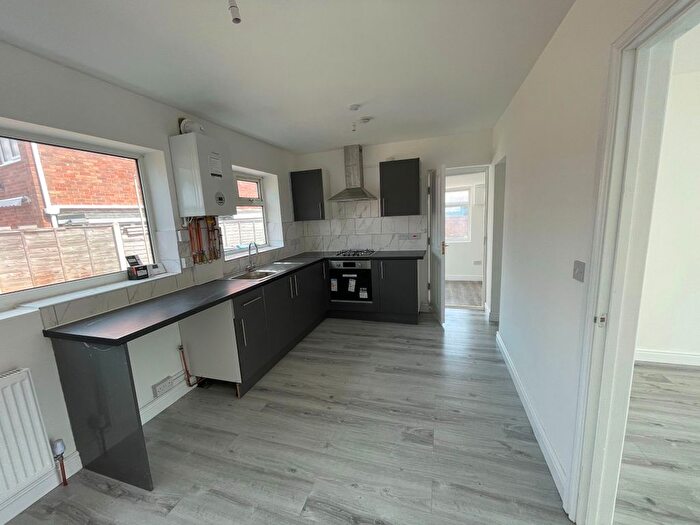 3 Bedroom Semi-Detached House To Rent In Bourne Avenue, Tipton, DY4