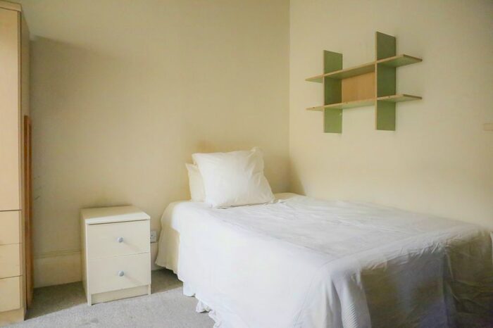 Studio To Rent In - Linden Gardens, London, W2