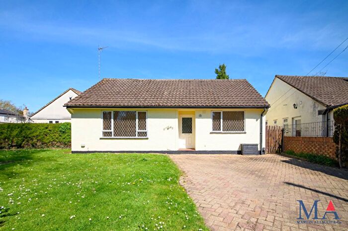 4 Bedroom Bungalow For Sale In London Road, Shenley, WD7