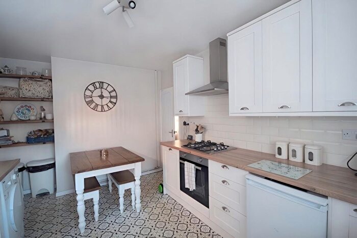 3 Bedroom End Of Terrace House For Sale In Roebuck Road, Walsall, WS3