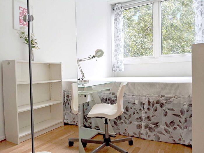 2 Bedroom Flat To Rent In Clipstone Street, London, W1W