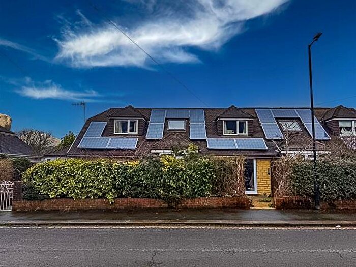 Studio To Rent In Priory Avenue, Bristol, BS9
