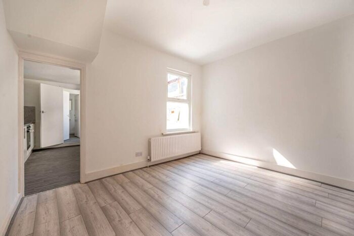 3 Bedroom Terraced House For Sale In Ley Street, Ilford, IG1