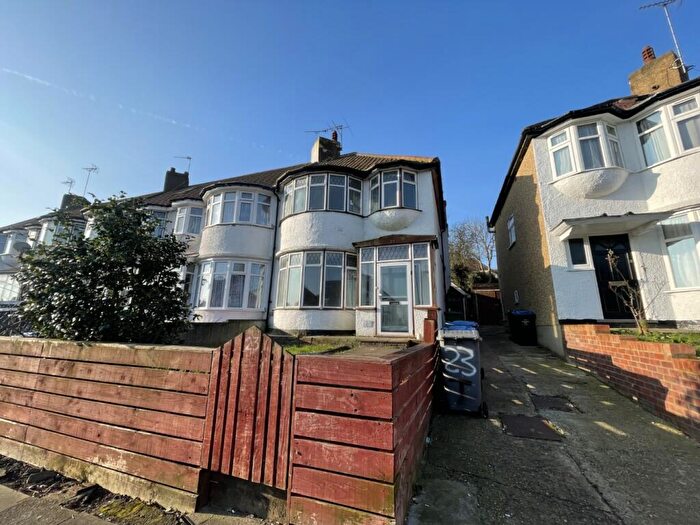 4 Bedroom Semi-Detached House To Rent In The Ridgeway, London, Greater London, NW9