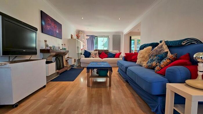 4 Bedroom Detached House To Rent In Mayfair Drive, Thornhill, Cardiff, CF14