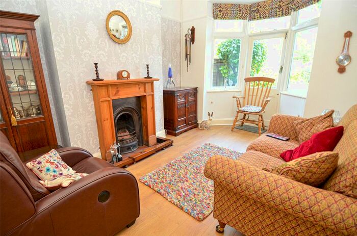 3 Bedroom Semi-Detached House For Sale In Woodthorpe Road, Birmingham, West Midlands, B14