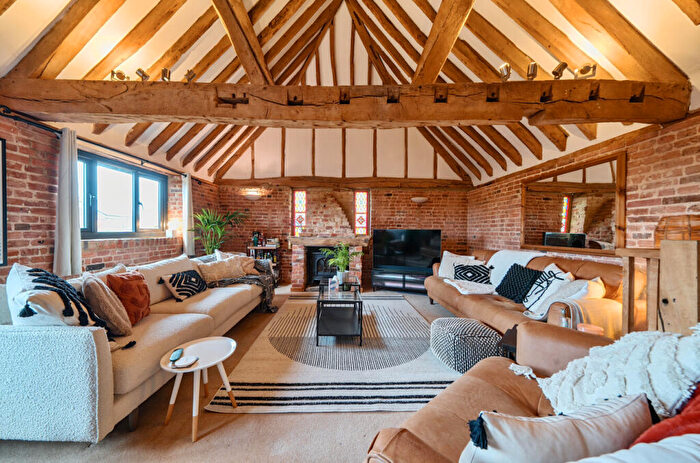 3 Bedroom House To Rent In Park Farm, Crown Lane, Badshot Lea, Farnham, Surrey, GU9