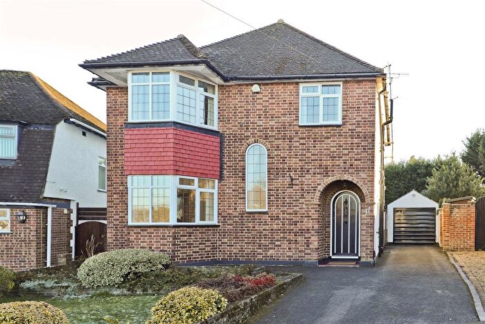 4 Bedroom Detached House For Sale In Angle Close, Hillingdon, UB10