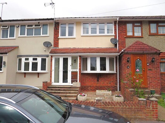 3 Bedroom Terraced House For Sale In Lower Crescent, Linford, SS17