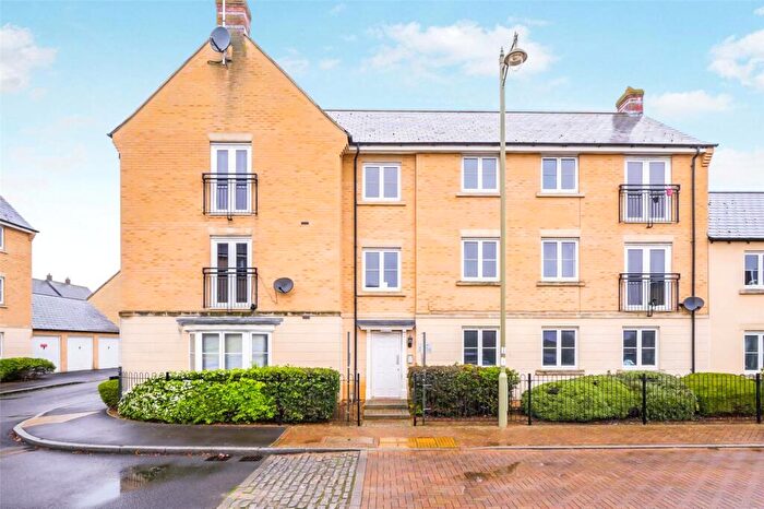 2 Bedroom Flat To Rent In Sorrel Way, Carterton, Oxfordshire, OX18