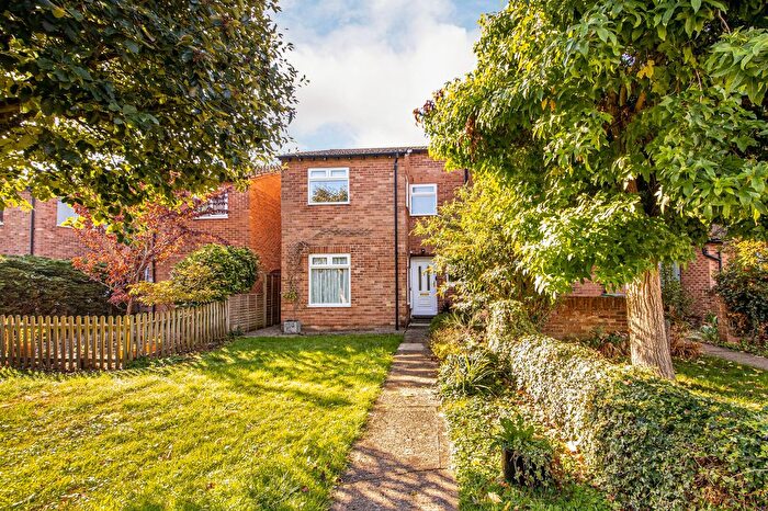 3 Bedroom Semi-detached House For Sale In Summerfields, Abingdon, OX14