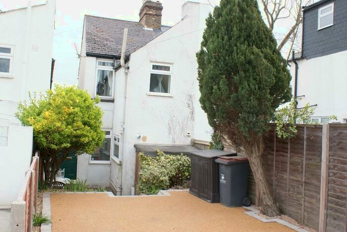 2 Bedroom Semi-Detached House To Rent In New Road, Orpington, Kent, BR6