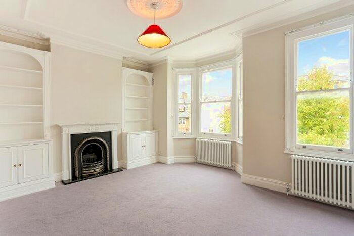 2 Bedroom Flat To Rent In St. Ann's Crescent, London, SW18
