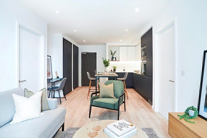 2 Bedroom Apartment To Rent In Uhaus, Symphony Park, Manchester, M1