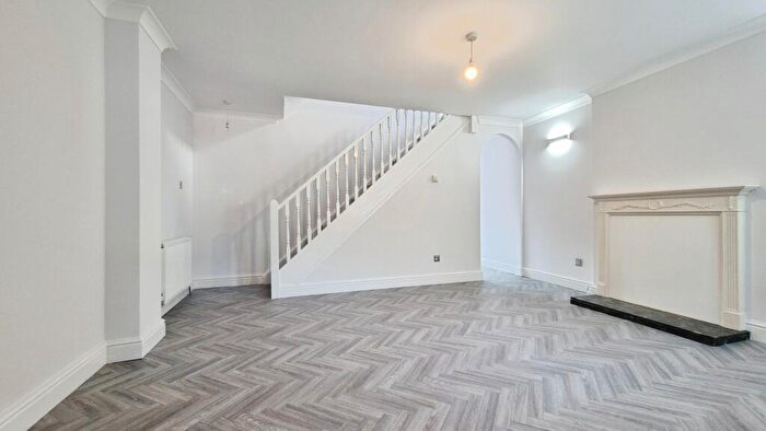3 Bedroom Detached House To Rent In Staines Square, Dunstable, LU6