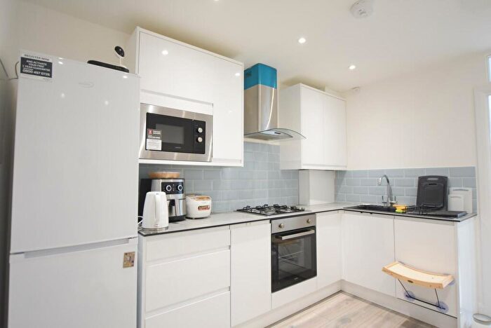 1 Bedroom Apartment To Rent In Regents Park Road, London, N3