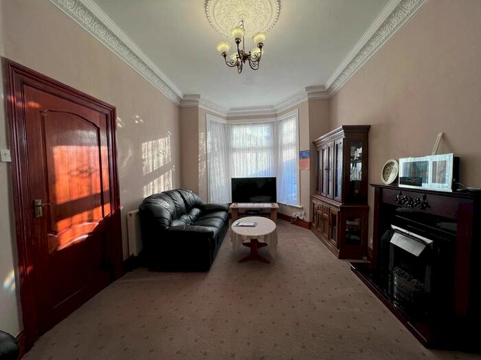 5 Bedroom Property To Rent In Albert Road, Ilford, IG1