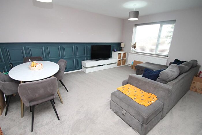 3 Bedroom End Of Terrace House For Sale In Newington Walk, Maidstone, Kent, ME14