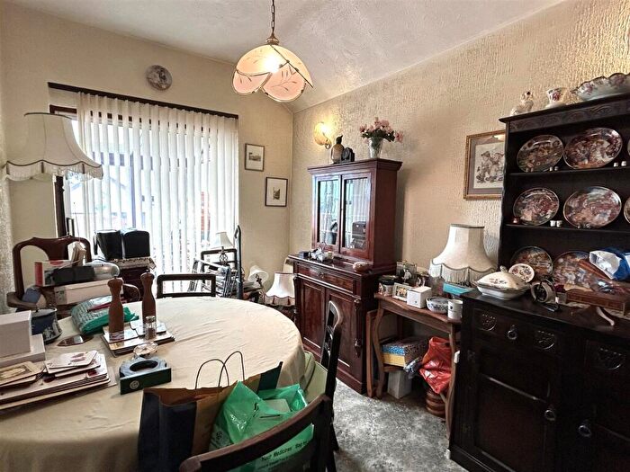 2 Bedroom Detached Bungalow For Sale In Heol Maelor, Coedpoeth, Wrexham, LL11